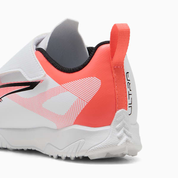 Tacos niños fútbol ULTRA 5 PLAY TT, PUMA White-PUMA Black-Glowing Red, large-MEX